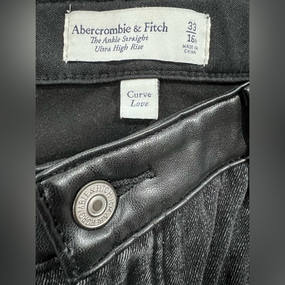 Abercrombie Curve Love ultra high rise
Ankle Straight black leather jeans 33 - Picture 7 of 10